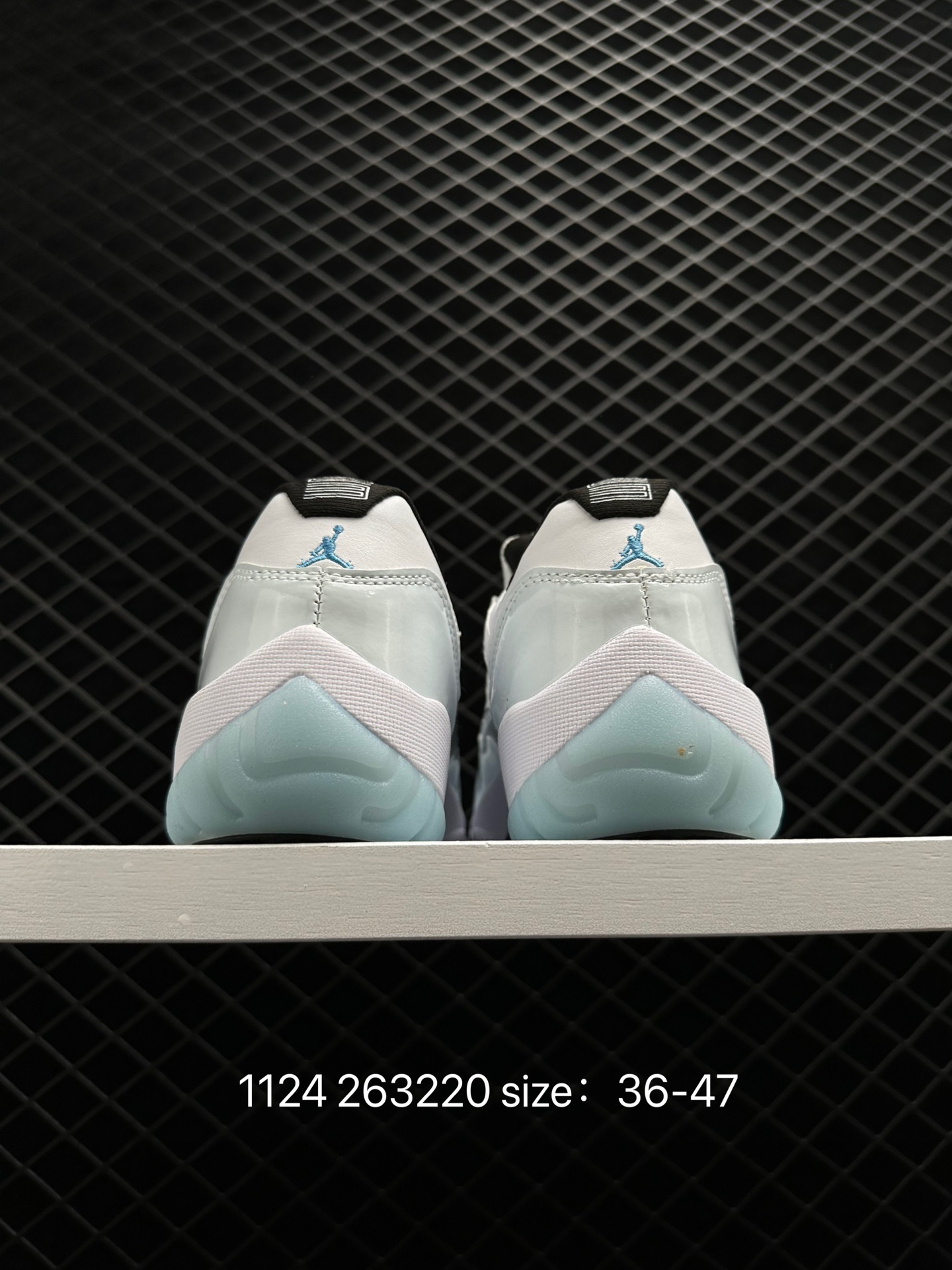 Nike Wmns Air Jordan 11 Retro AJ11